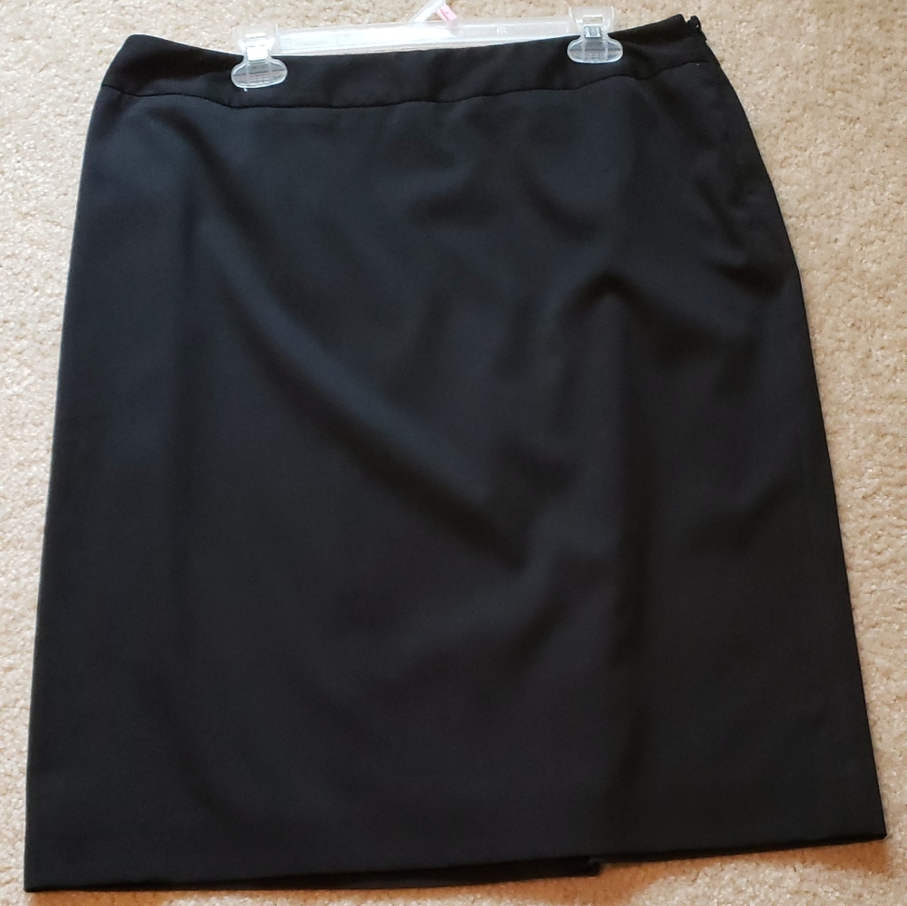 🧷 Ann Klein, Black Skirt, Excellent Condition,16